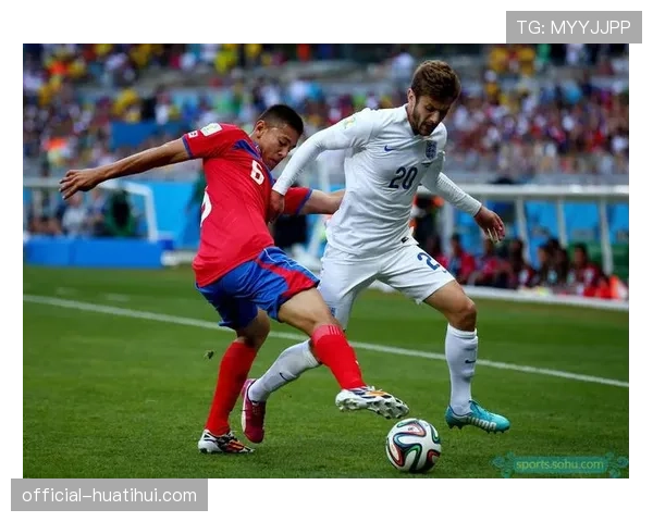 哥斯达黎加BMX竞速世界杯现场:小观众高举手绘海报支持本土车手 哥斯达黎加BMX竞速世界杯现场:小观众高举手绘海报支持本土车手